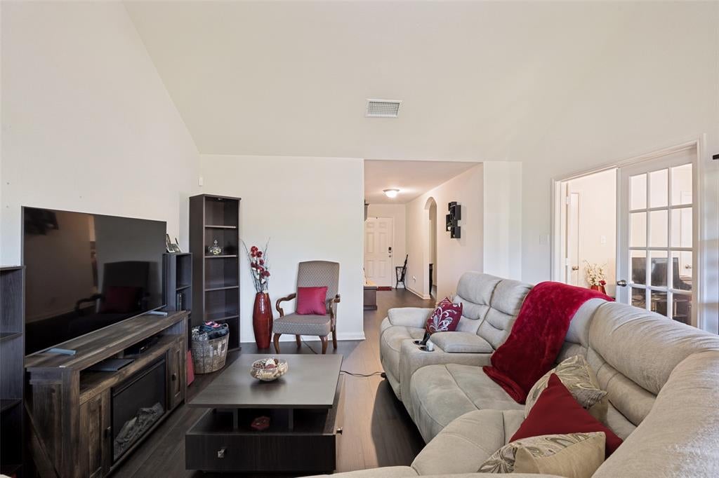 Photo of 1614 Park Trails Boulevard, Princeton, TX 75407 (MLS # 21318927)