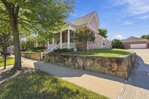 Photo of 6033 Roaring Springs Drive, North Richland Hills, TX 76180 (MLS # 21402551)