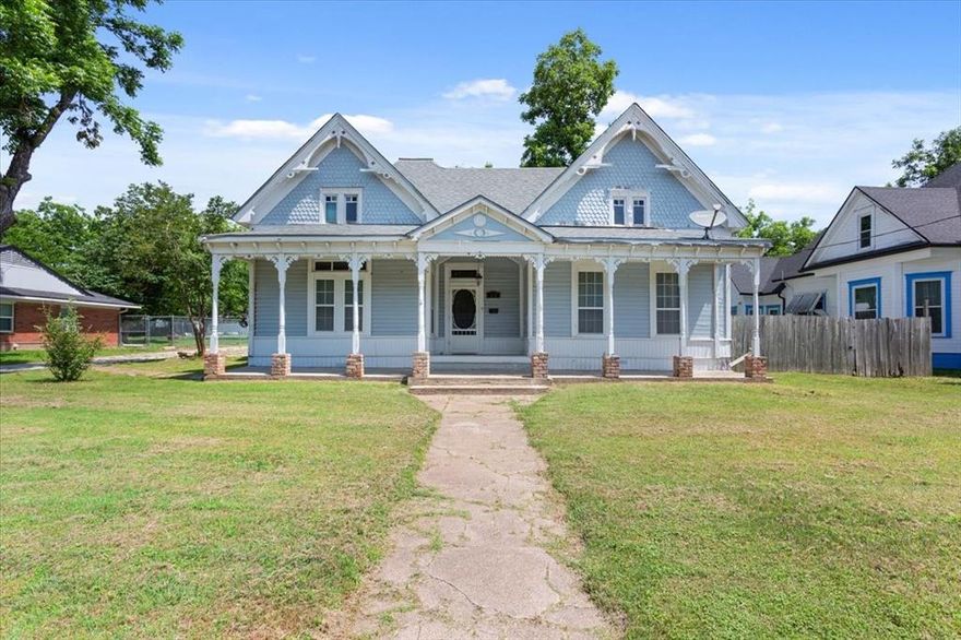 If you've always dreamed of owning a gorgeous historic home, with character galore, look what you just found!  And if you want to bring mom, too, come on! This adorable three-bedroom home sits in the heart of Marlin in an established neighborhood on over half an acre.  Out back, you'll fall in love with the separate living quarters, which would be perfect for either a mother-in-law suite or your favorite college student.  With original floors and trim, as well as high ceilings and an open floorplan, you'll immediately fall in love with all the charm.  Affordable, adorable, and ready for YOU!