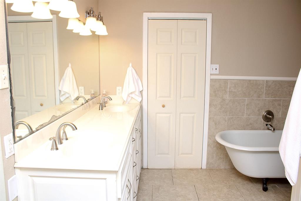 7650 Shade Tree Lane