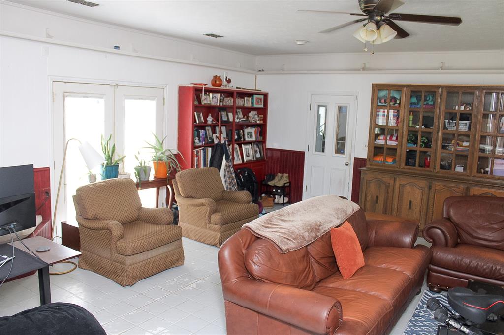 7650 Shade Tree Lane