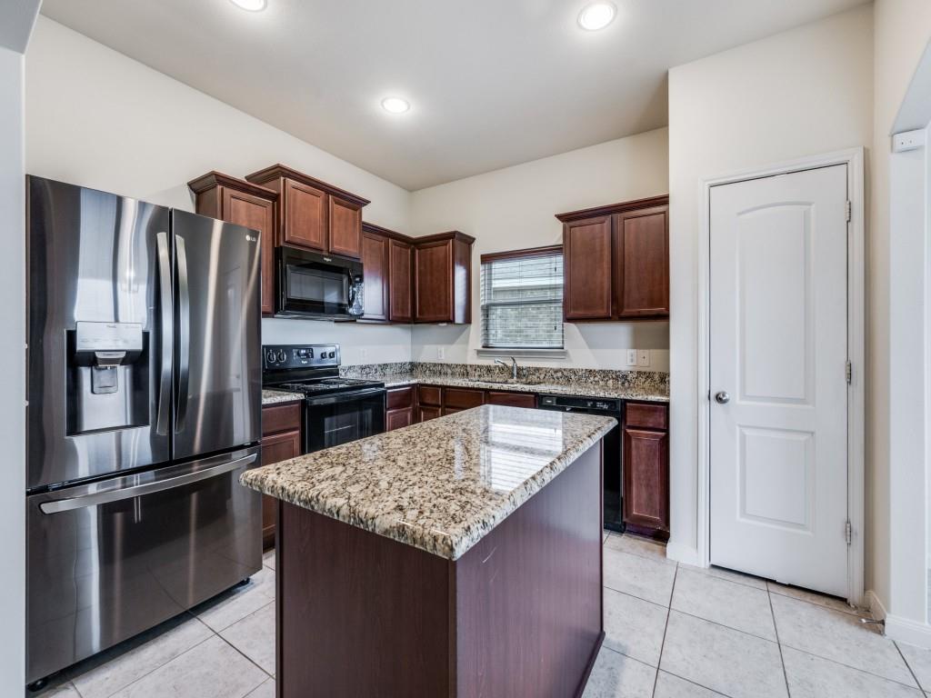 4104 Tower Bridge Lane