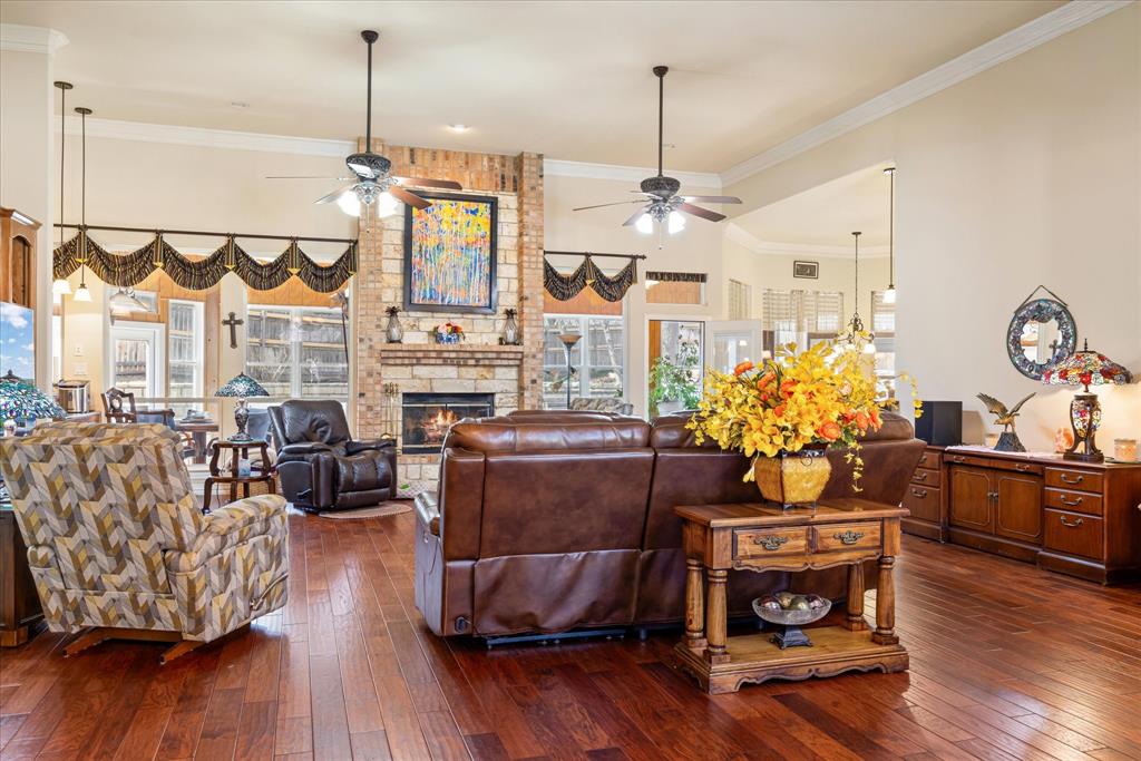 7711 Ravenswood Road