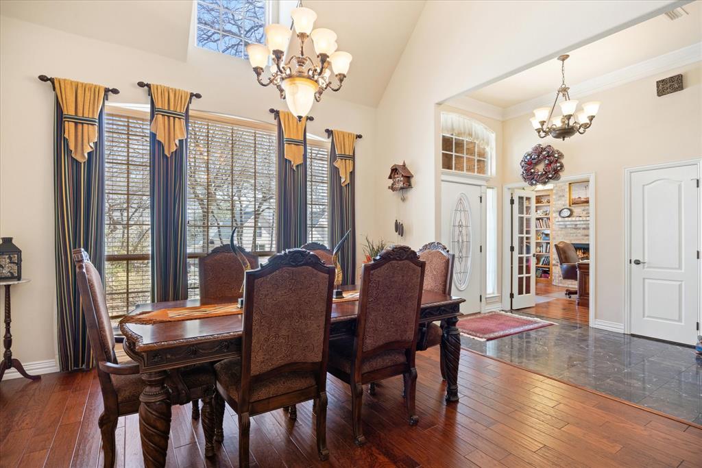 7711 Ravenswood Road