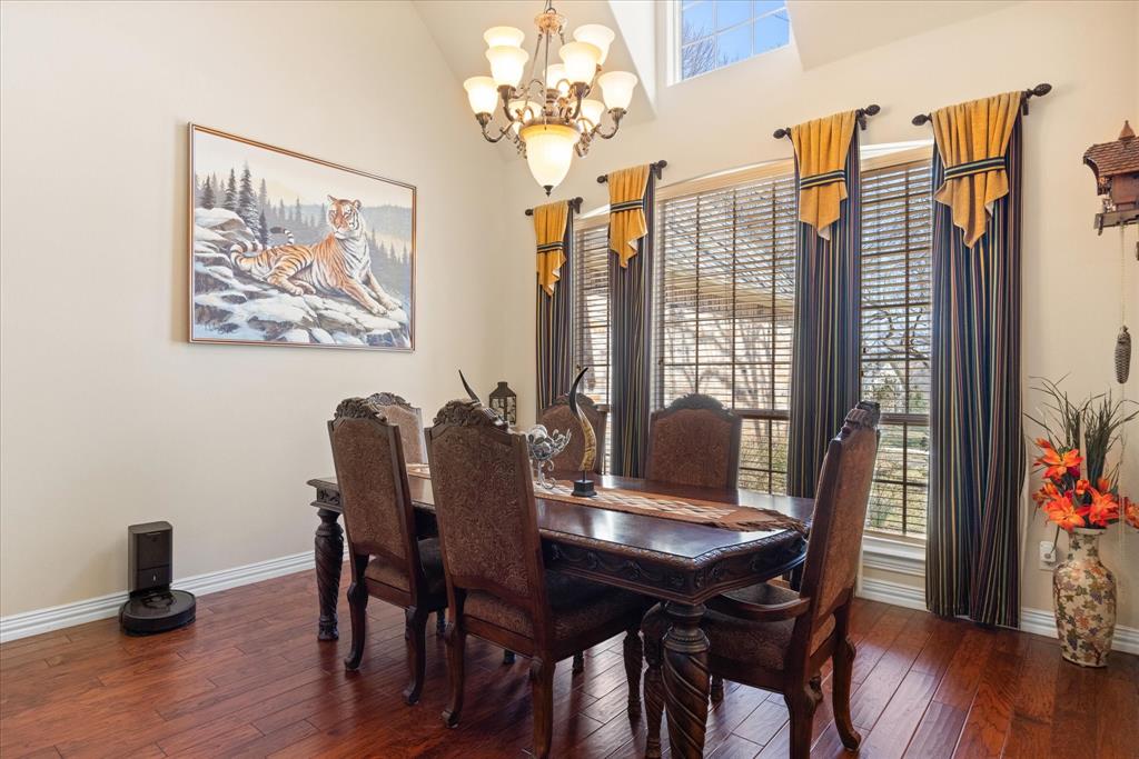 7711 Ravenswood Road