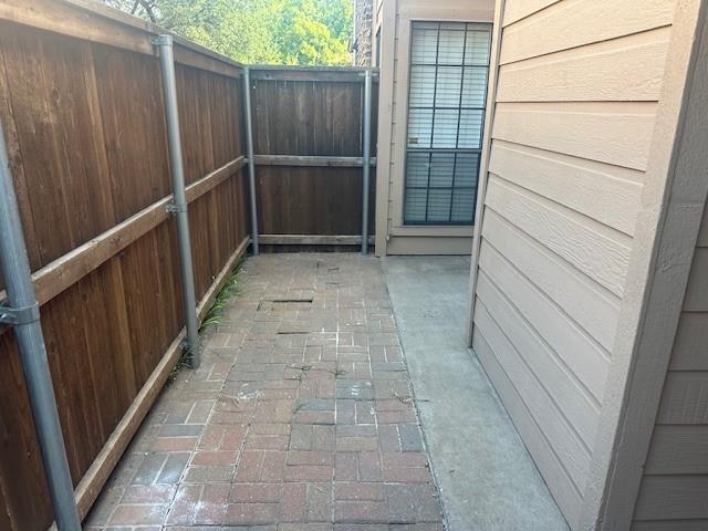 Preston Oaks Crossing Condos 01 & 02 - Residential Lease