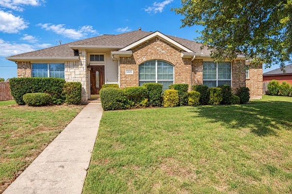 1445 GATLINBURG CIR, DESOTO, TX 75115 - Image e3fac2aa55df7e350e1e87a615d5a848/999301513