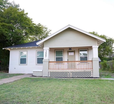 1507 E Maddox Avenue Fort Worth TX 76104