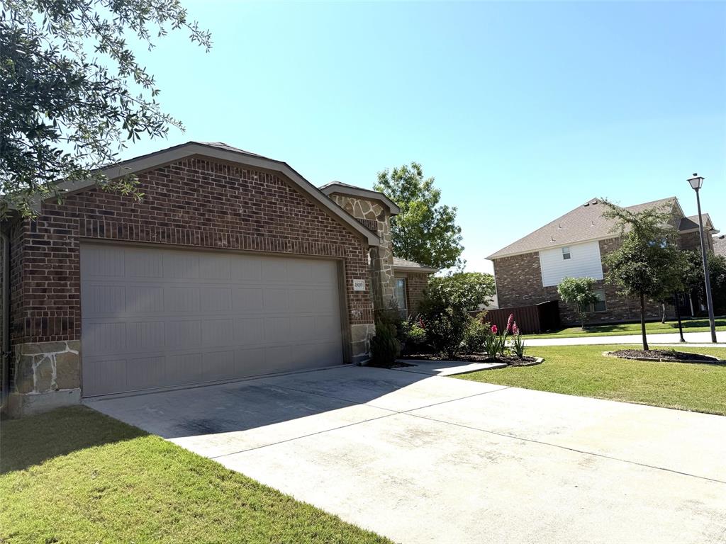 4809 Hidden Pond Drive