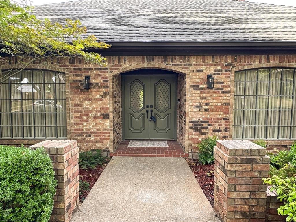 1912 Deerfield Drive