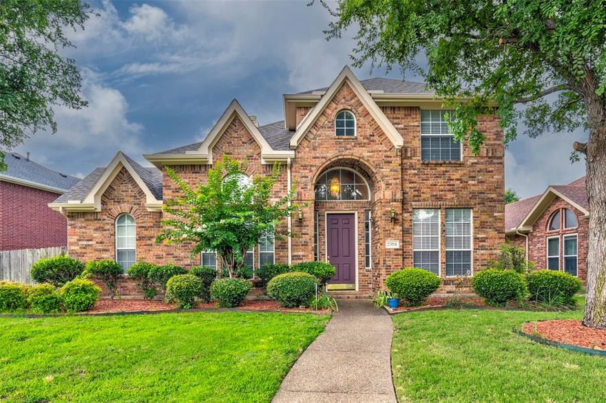 Location! Brightly opened 2 stories house:4 bed-2.5 bath. The gourmet kitchen offers to overlook spacious wood cabinetry, Granite Countertop, a large breakfast nook, and plenty of storage spaces. Great floor plan with split bedrooms, and multiple living areas. The first floor offers an engineer hardwood floor and NEW carpet in the master bedroom, NEW blinds have been installed throughout. Well-maintained and desirable features include decorative lighting. The ideal backyard and covered patio for entertaining with a large grass area. Close to I-35, 121, DNT, and Hwy 161.