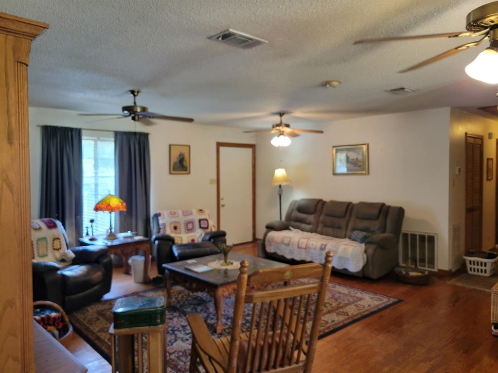 174 Glen Oaks Drive
