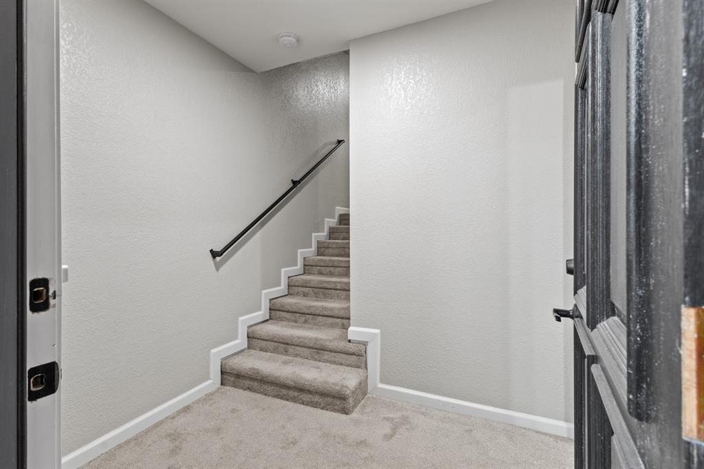 526 E Avenue J D