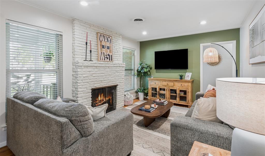 733 Kirkwood Drive