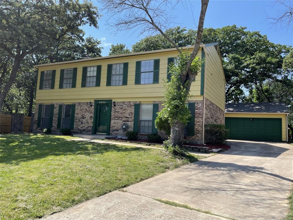 Photo of 6305 Barcelona Drive, Arlington, TX 76016 (MLS # 21392063)