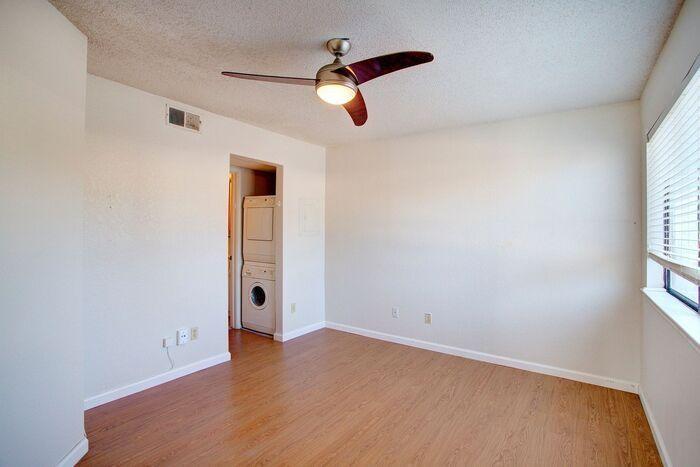 Oak Creek Condo - Residential