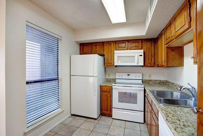 Oak Creek Condo - Residential