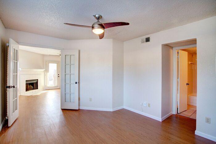 Oak Creek Condo - Residential