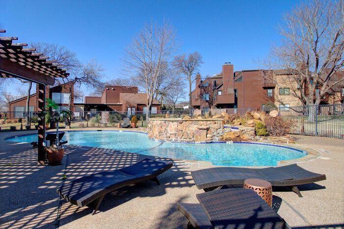 Oak Creek Condo - Residential