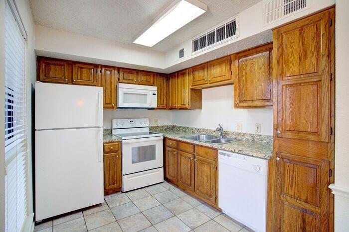 Oak Creek Condo - Residential