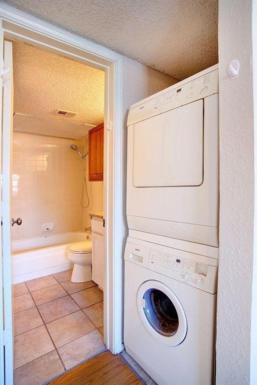 Oak Creek Condo - Residential