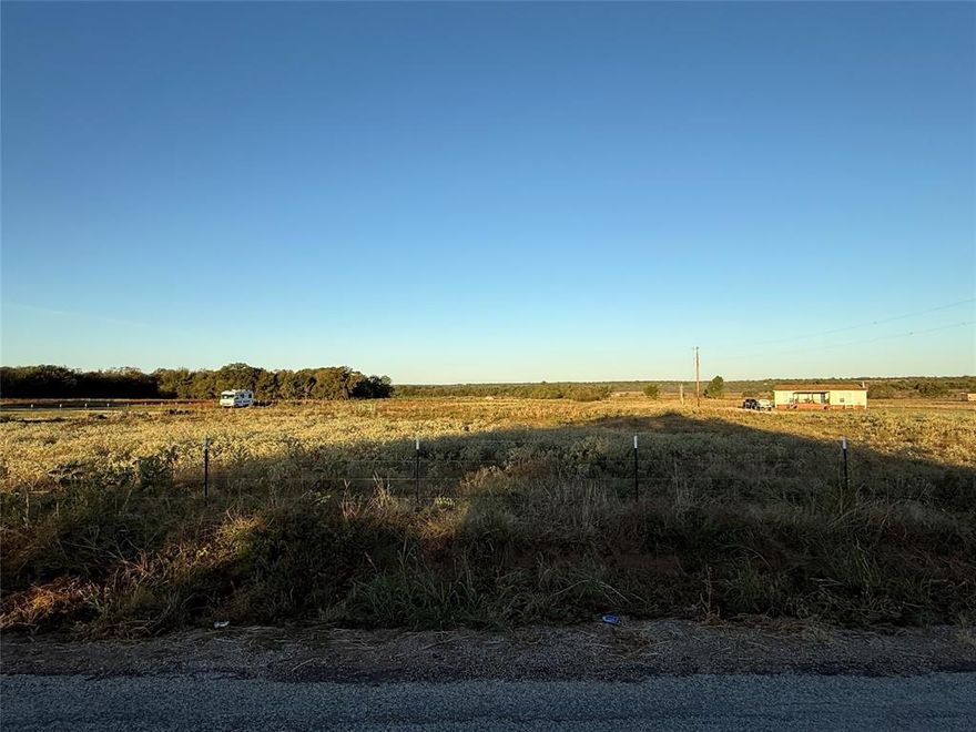 MOTIVATED SELLERS!

Beautiful 9.94 acre property outside city limits with NO HOA! Property is Ag Exempt.

-Newly installed fence
-Tree removal
-Completely leveled - flat terrain
-Installed 40ft culvert for drainage and access