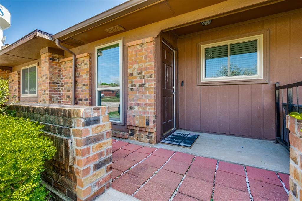 109 Hickory Springs Drive