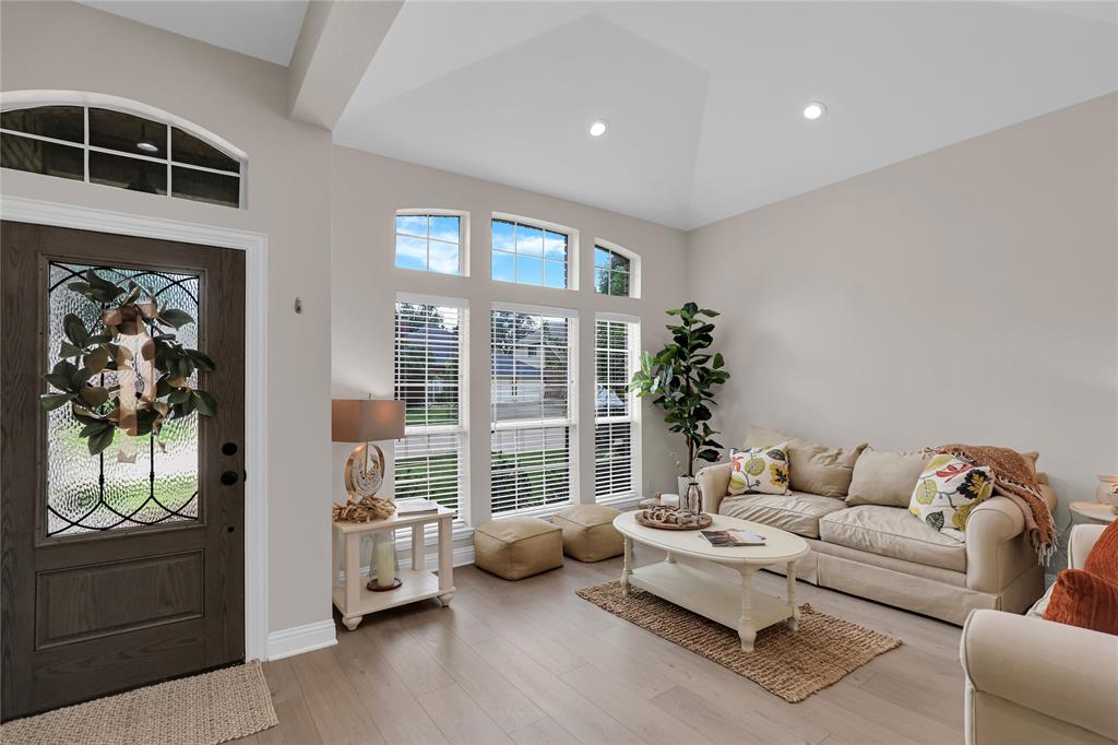 5206 N Briar Ridge Circle