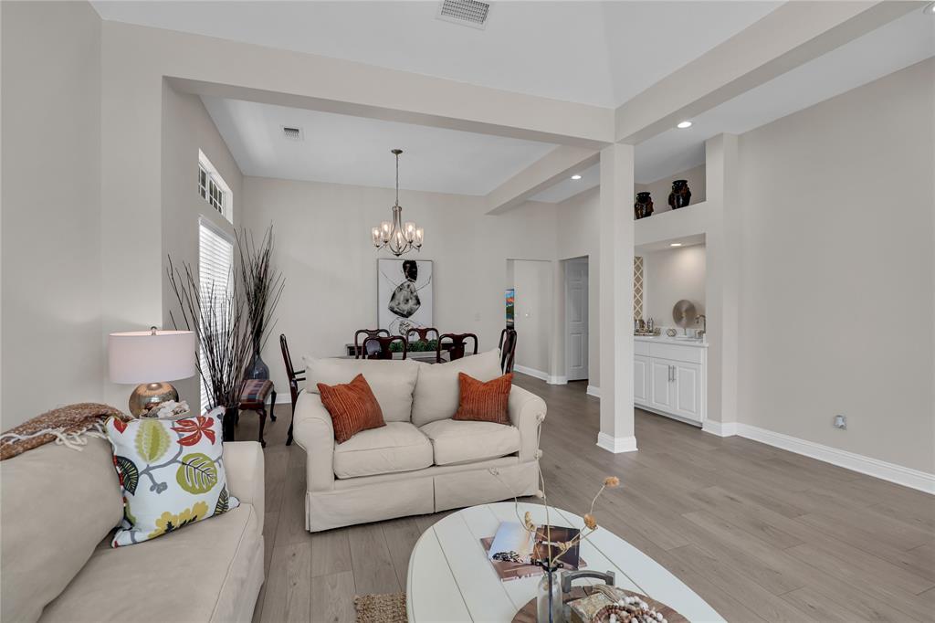 5206 N Briar Ridge Circle