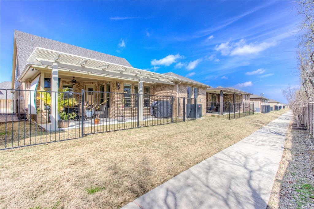 Ladera Mansfield Condos - Residential