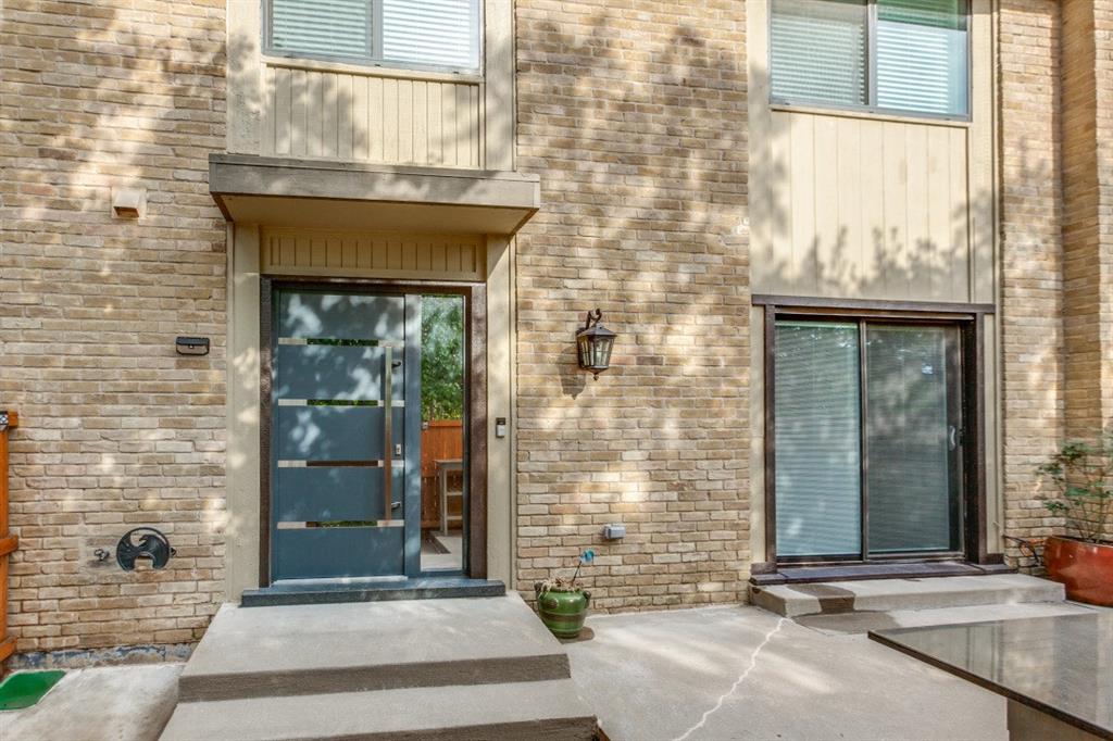 2638 Custer Parkway B