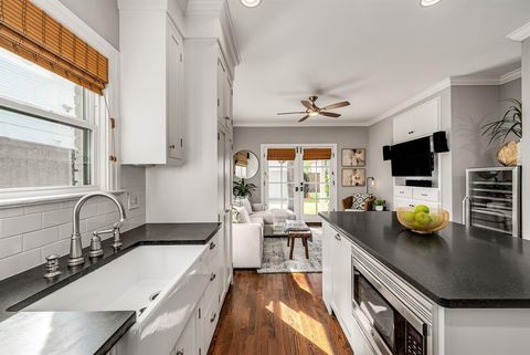 Tiny photo for 5912 Llano Avenue, Dallas, TX 75206 (MLS # 21097905)