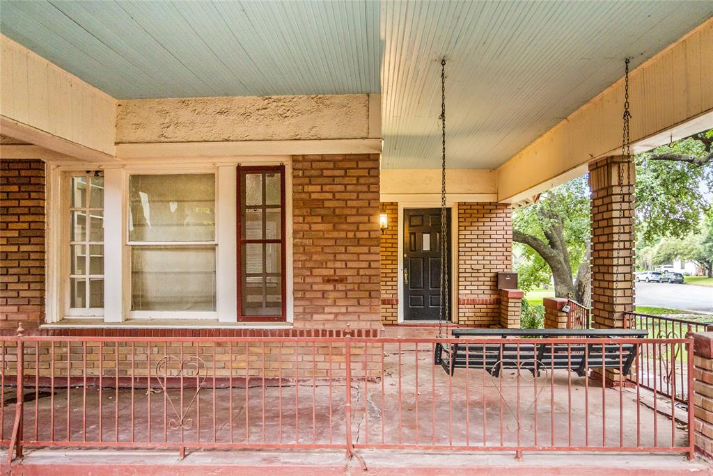 2303 Mistletoe Drive