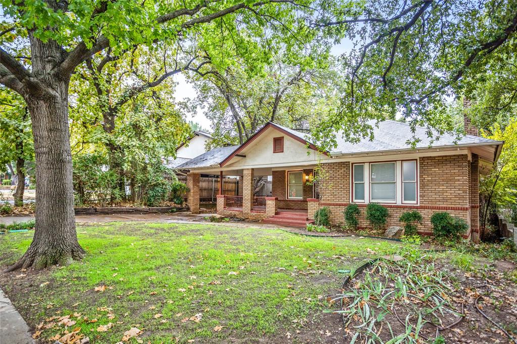 2303 Mistletoe Drive