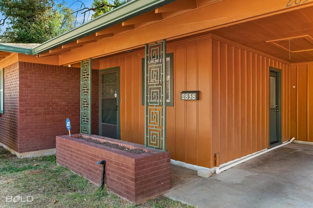 2838 W Cavett Drive