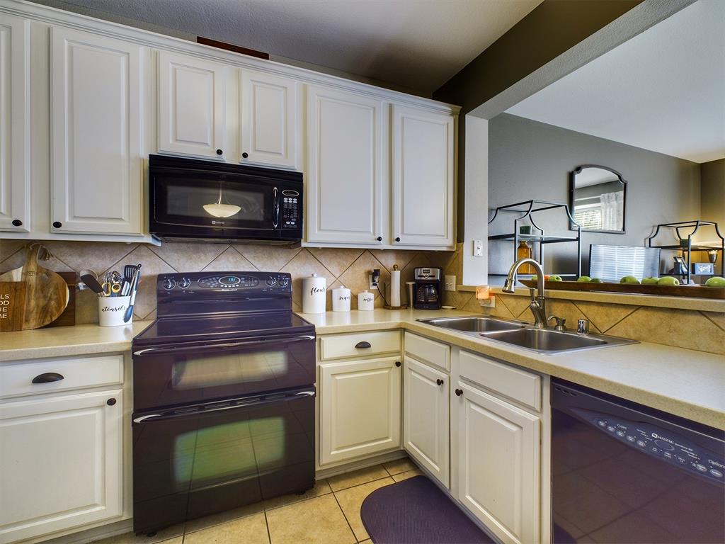 Photo 4 of 25 of 2910 Durango Place townhome