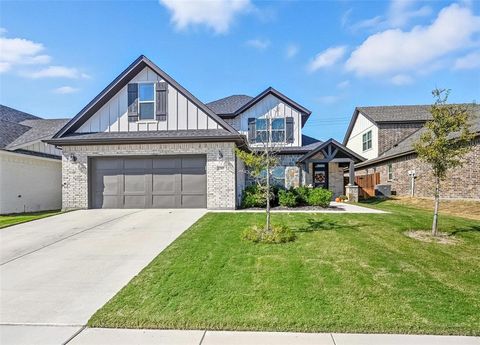 Photo of 1305 Thistle Hill Trail, Weatherford, TX 76087 (MLS # 21093298)