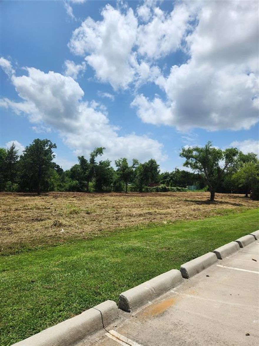 This one acre lot is located near major roadways, retail centers and restaurants in one of Arlington’s most rapidly growing areas.  The one acre lot has been rezoned as RM12-Medium Density. The City of Arlington has approved this site to build an exceptional 8 unit duplex style Townhouse community.   This property offers high-value opportunity for builders and investors looking to sell or rent.  Water, electricity and sewer utilities are available. The site has been appraised as a vacant lot (pre-construction). The listing agent has all pertinent information including PD zoning standards, survey, civil engineering plans, Approved landscape designs, architectural renderings, etc.  A mandatory HOA is required to maintain open spaces and landscaping.  A Prime location. Buyer and or Buyer's agent is responsible for verifying all information given or needed to complete this transaction.