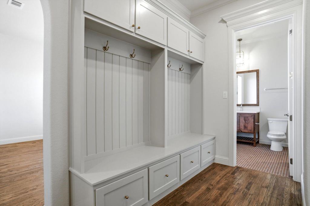 Bella Flora Ph 9 - Residential