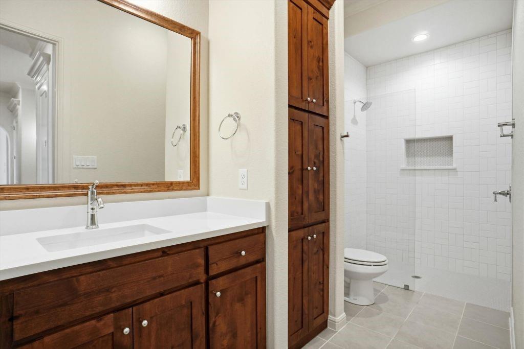 Bella Flora Ph 9 - Residential