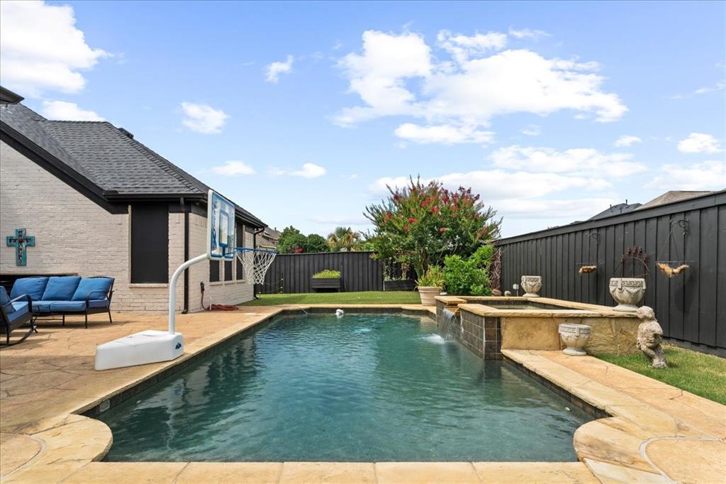810 Summerfield