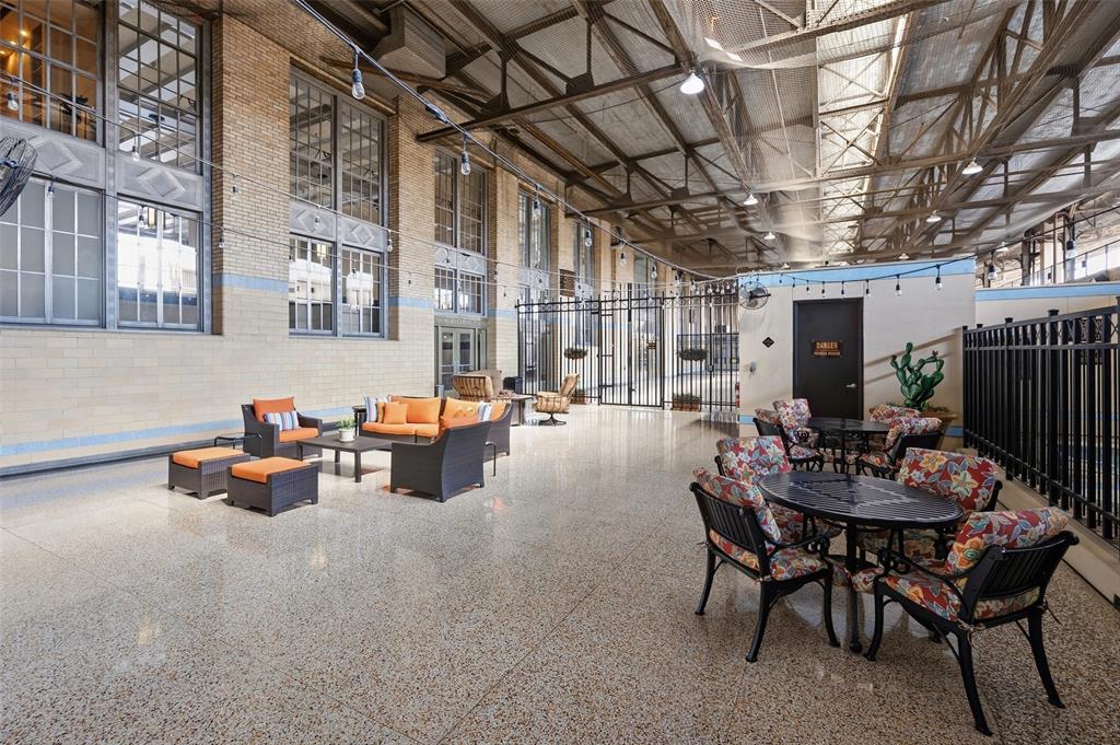 Texas & Pacific Lofts Condo - Residential