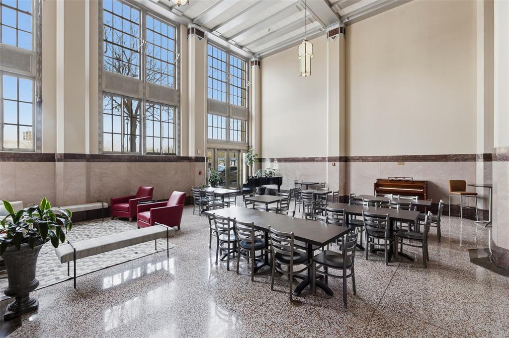 Texas & Pacific Lofts Condo - Residential