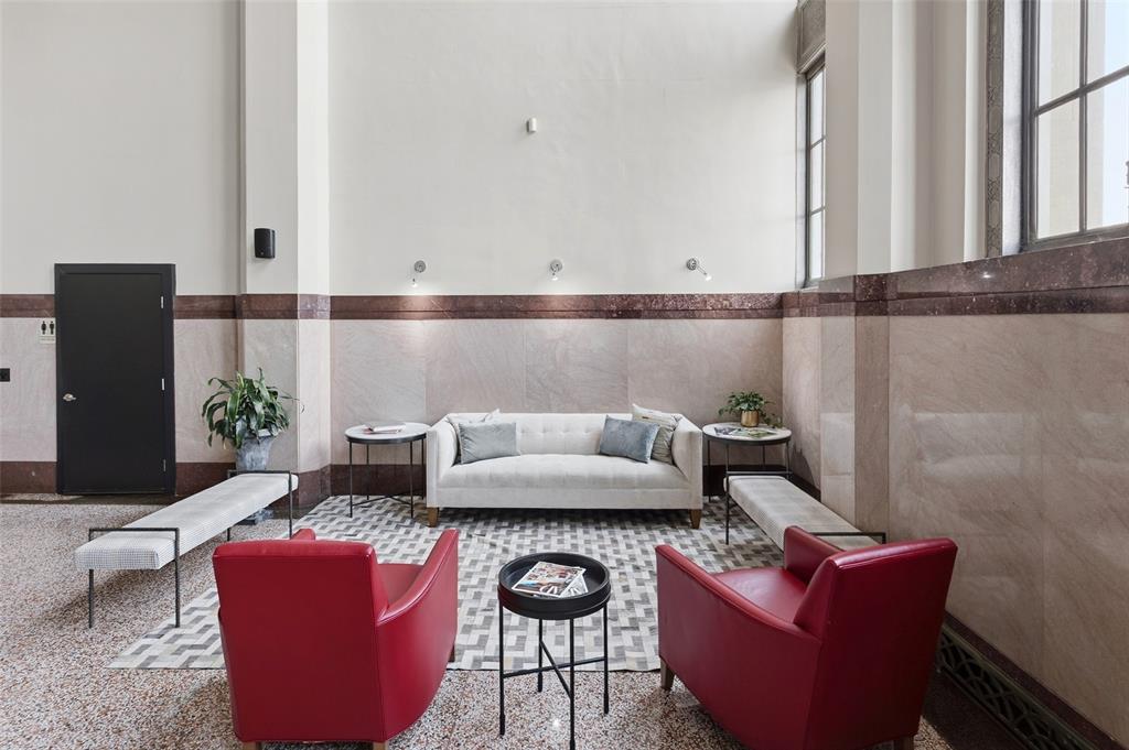 Texas & Pacific Lofts Condo - Residential