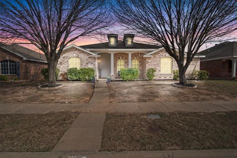 1624 Ambercrest Drive Lancaster TX 75146