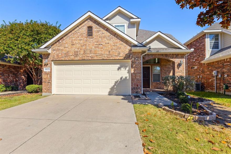 Located in a highly desirable central area, this beautiful 3-bedroom, 2.5-bath home is zoned to top-rated Frisco ISD schools. Enjoy easy access to a nearby amenity center featuring a swimming pool, waterslide, park, and scenic trails—perfect for an active lifestyle.

Inside, the home offers an open floor plan with beautiful flooring throughout. A versatile flex space off the foyer is ideal for a home office, study, or playroom. The professionally landscaped backyard provides a perfect setting for family gatherings or outdoor relaxation. Welcome home!