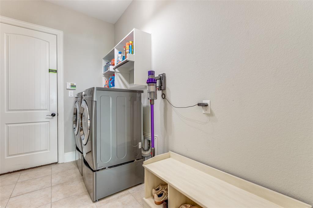 Richwoods Ph Twenty One - Residential