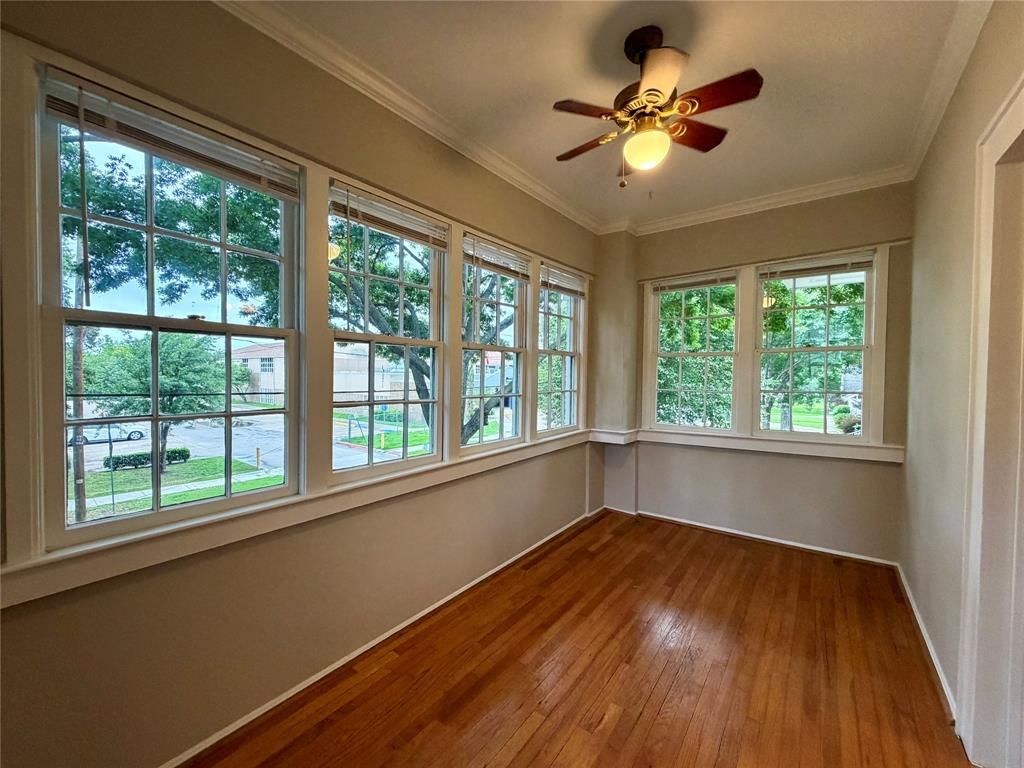 Photo of 4527 Worth Street, Dallas, TX 75246 (MLS # 21255217)