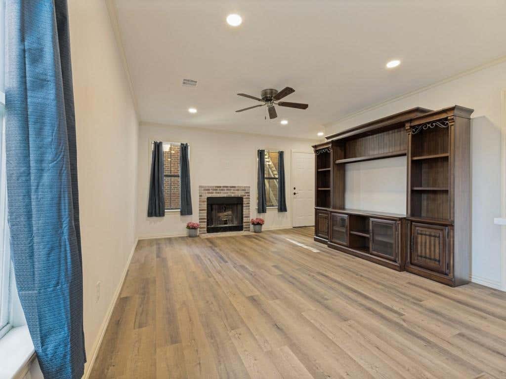 Photo of 3253 Donnelly Circle #804, Fort Worth, TX 76107 (MLS # 21348785)