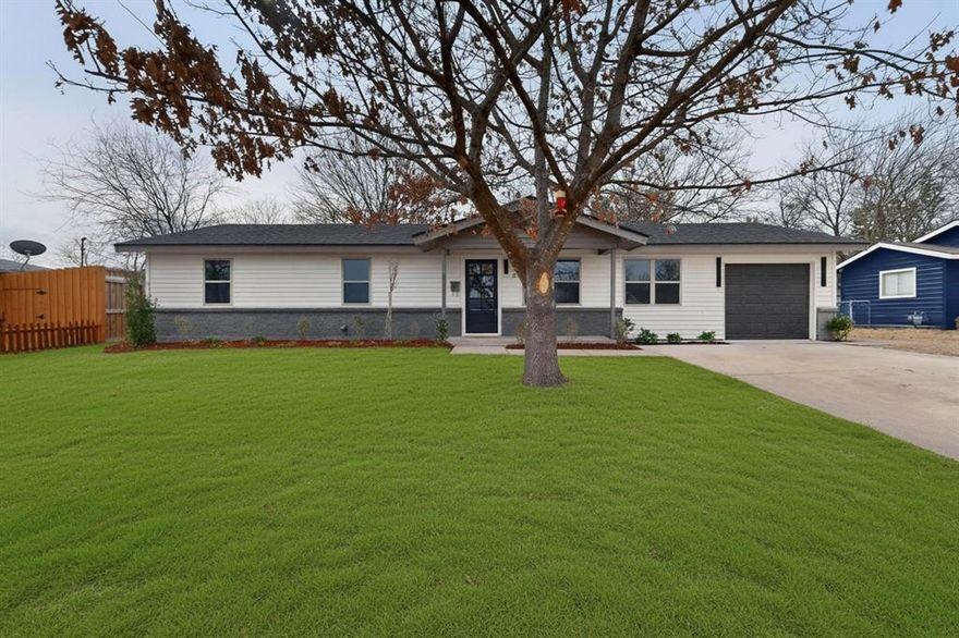 Welcome to 420 Hillcrest St in Mansfield, TX – a beautifully renovated 1,320 sq ft gem that's move-in ready and packed with modern upgrades! This charming home boasts three bedrooms and two full baths, a new roof, energy-efficient new windows, and a transferable foundation warranty for ultimate peace of mind.
Step inside to discover an open and inviting layout featuring fresh flooring throughout, sleek quartz countertops in the kitchen, and all-new cabinets for ample storage. The heart of the home shines with stainless steel appliances that make cooking a delight. Both bathrooms have been fully remodeled with stylish showers and contemporary finishes, creating spa-like retreats.
Additional updates include a new electrical panel for enhanced safety and efficiency. Perfect for first-time buyers or those seeking a low-maintenance lifestyle in a desirable neighborhood close to schools, parks, and shopping. Large private rear yard. Don't miss this turnkey opportunity – schedule your showing today!